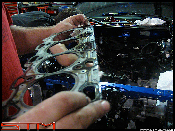 http://www.streettunedmotorsports.com/used/08_carnage/head_gasket_in_hand.jpg
