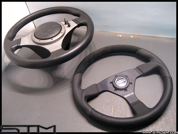 http://www.streettunedmotorsports.com/z/08_tear_down/10_28_08_steering_wheels.jpg