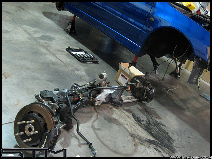 http://www.streettunedmotorsports.com/z/08_tear_down/10_28_08_suspension.jpg
