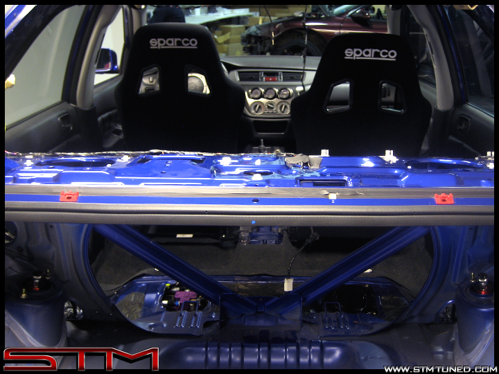 http://www.streettunedmotorsports.com/z/ricer_09/5_17_evo_rear_interior.jpg