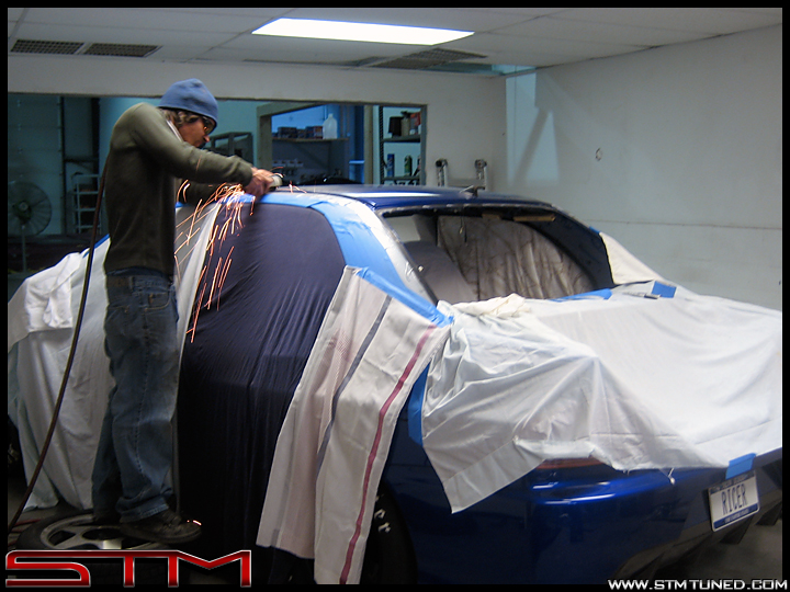 http://www.streettunedmotorsports.com/z/ricer_09/roof9.jpg